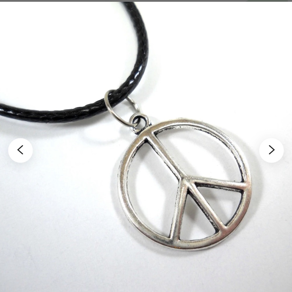 🆓 peace necklace